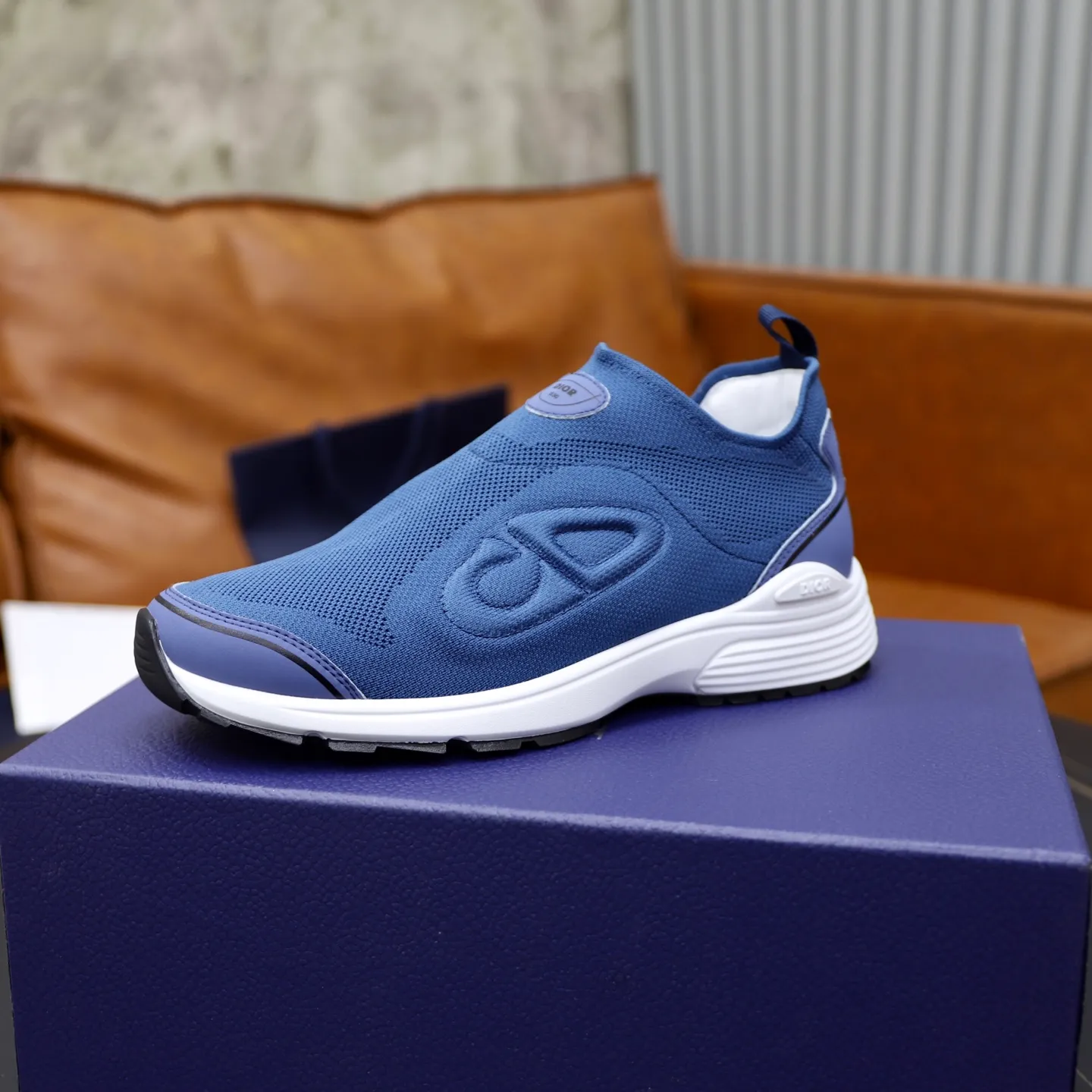 Ex-factory price: 520💰Dior B30’s latest hot model is shipped, the original version is manufactured 1:1 ▪️ Fabric: Original customized fly weave ▪️ Lining: Imported breathable mesh ▪️ Sole: Original molded non-slip outsole ▪️ Size: 38-46 (45 and 46 are custom-made and cannot be returned or exchanged)